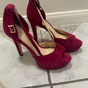 Jessica Simpson Beeya fuchsia heel